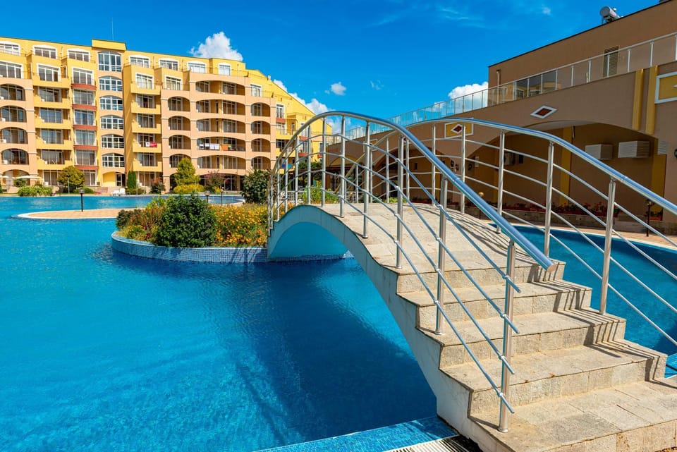 Property building, Swimming pool