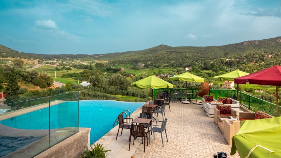 Restaurant/places to eat, Swimming pool, Swimming pool