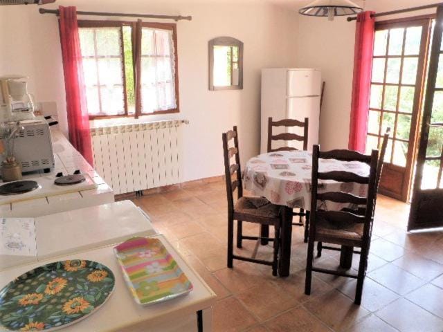 Domaine Saint-Jaume gîte Cinsault House in Barjols