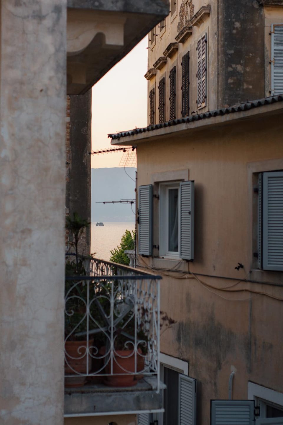 City view, Sea view