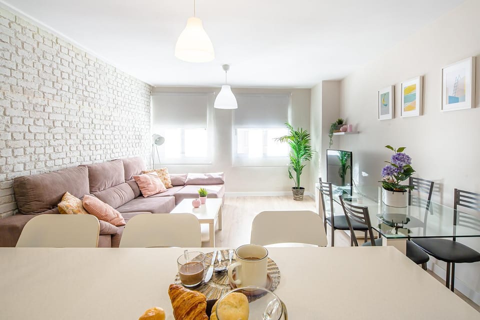 Communal lounge/ TV room, TV and multimedia, Living room, Entertainment, kitchen