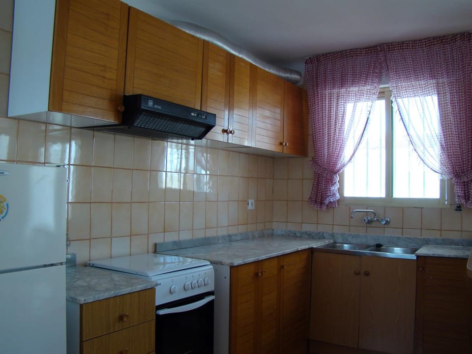Kitchen or kitchenette, pet friendly, stove