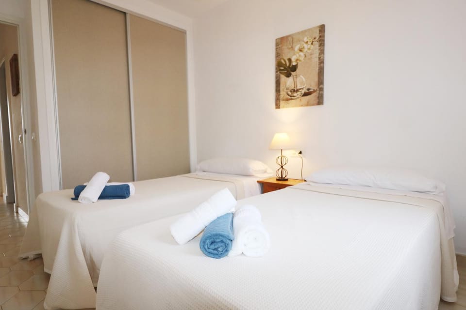 Apartamento Girasol – Terraza y piscina Son Bou Apartment in San Jaime Mediterráneo
