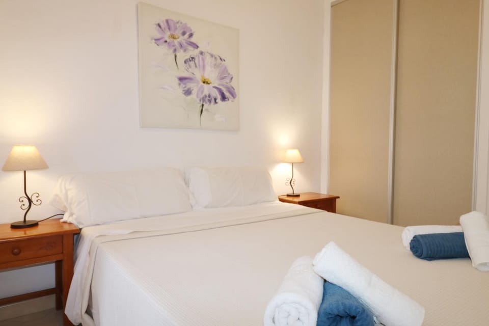 Apartamento Girasol – Terraza y piscina Son Bou Apartment in San Jaime Mediterráneo