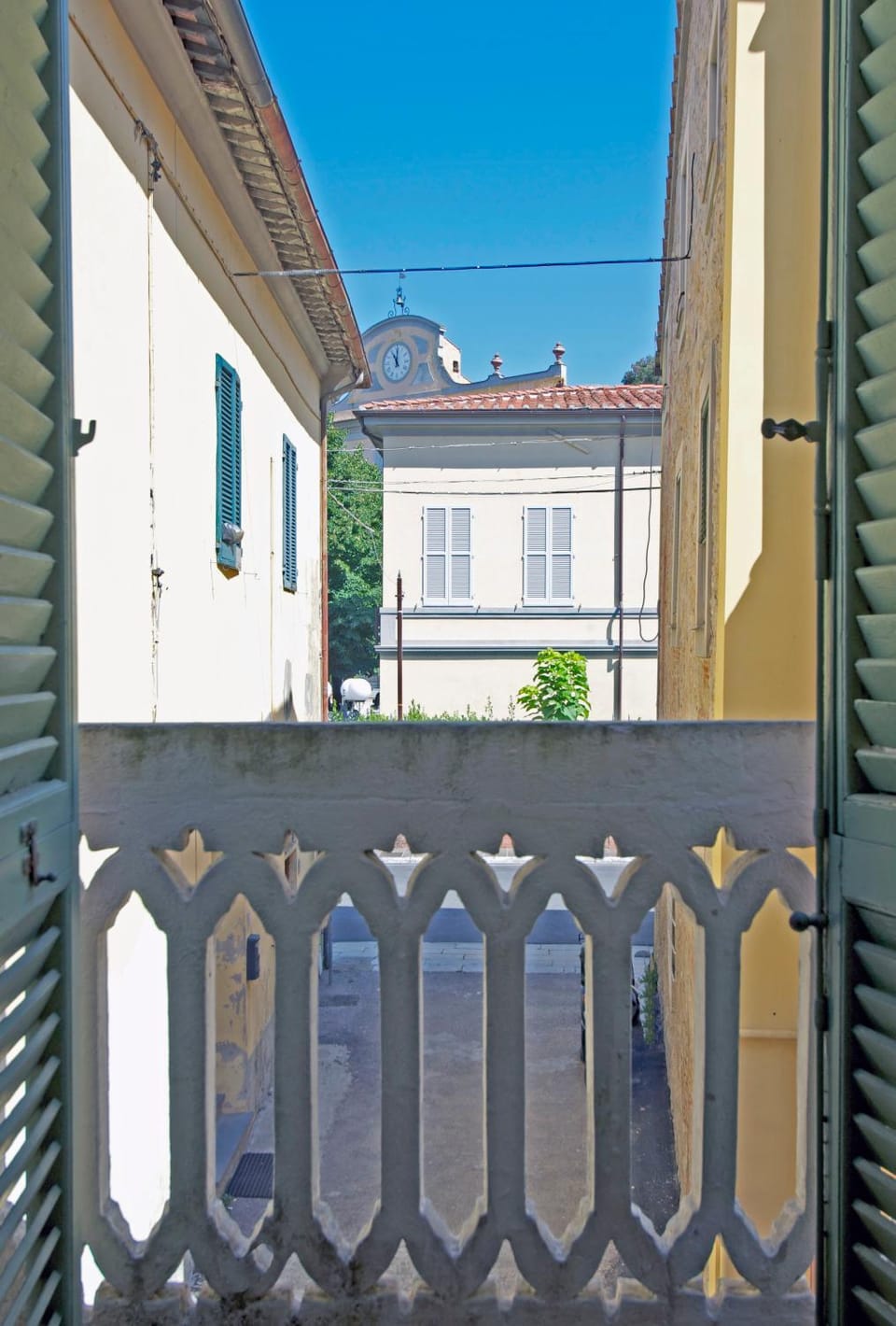 Nearby landmark, Balcony/Terrace, Landmark view