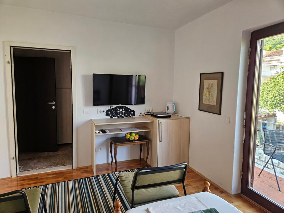 IGOR ROOMS Bed and Breakfast in Kotor Municipality