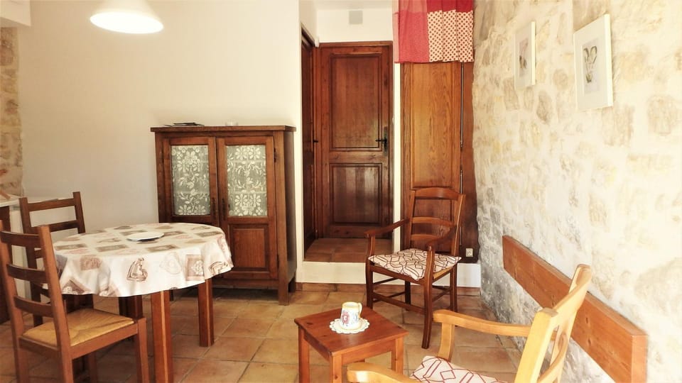 Domaine Saint-Jaume gîte Muscat House in Barjols