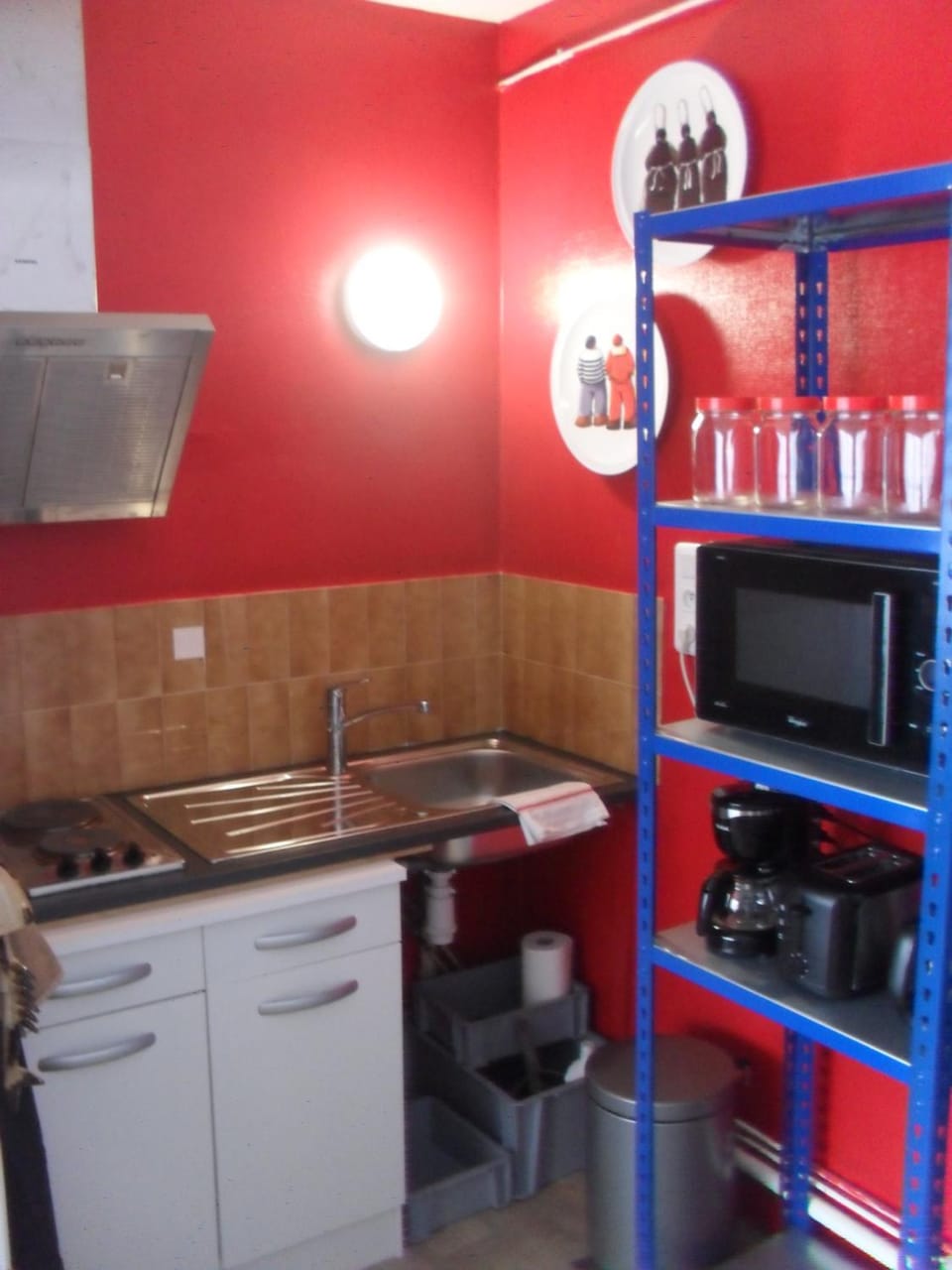 Kitchen or kitchenette