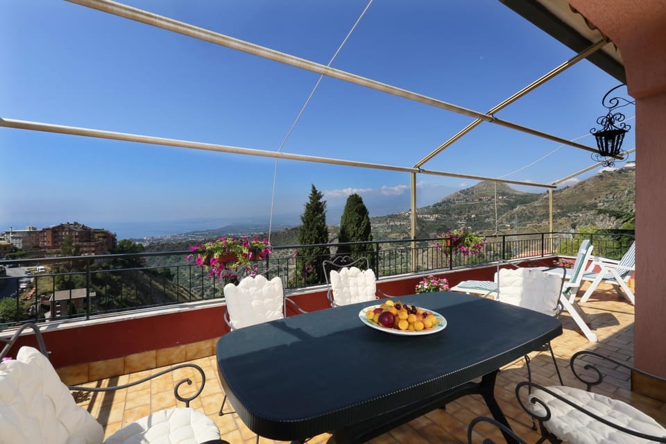 Balcony/Terrace, Mountain view, Sea view
