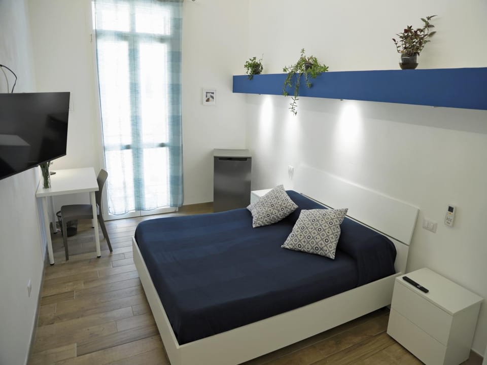 Bed, TV and multimedia, Photo of the whole room, Beach, Bedroom, Guests, hair dryier, air conditioner