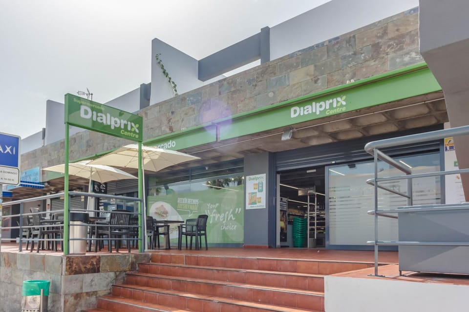 Supermarket/grocery shop