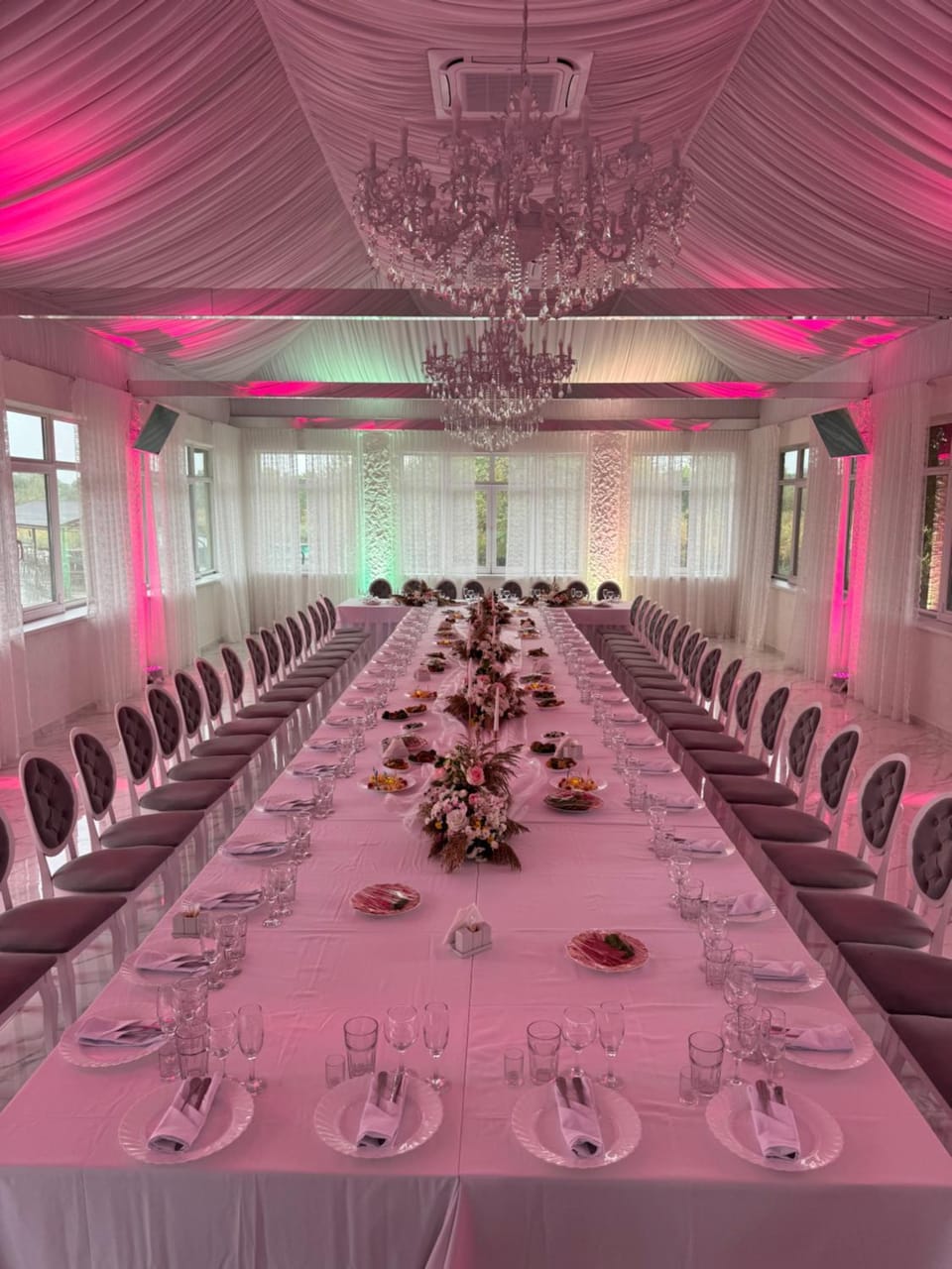 Restaurant/places to eat, Banquet/Function facilities