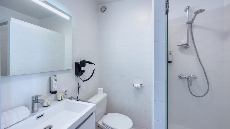 Logis Hôtel l'Albatros Hotel in Damgan