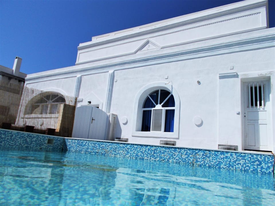 Property building, Swimming pool, Swimming pool