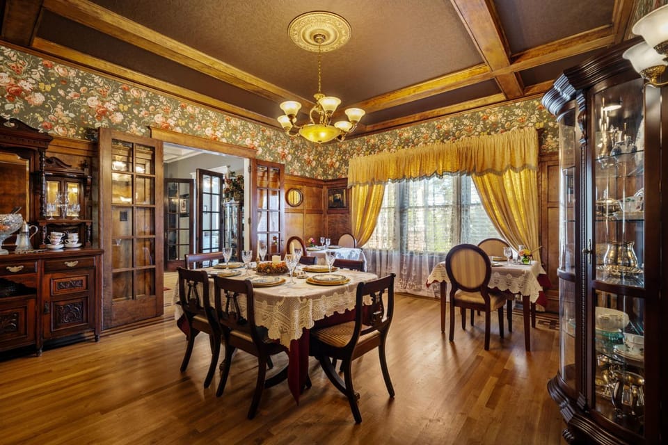 Dining area, Breakfast
