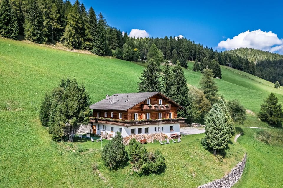 Property building, Area and facilities