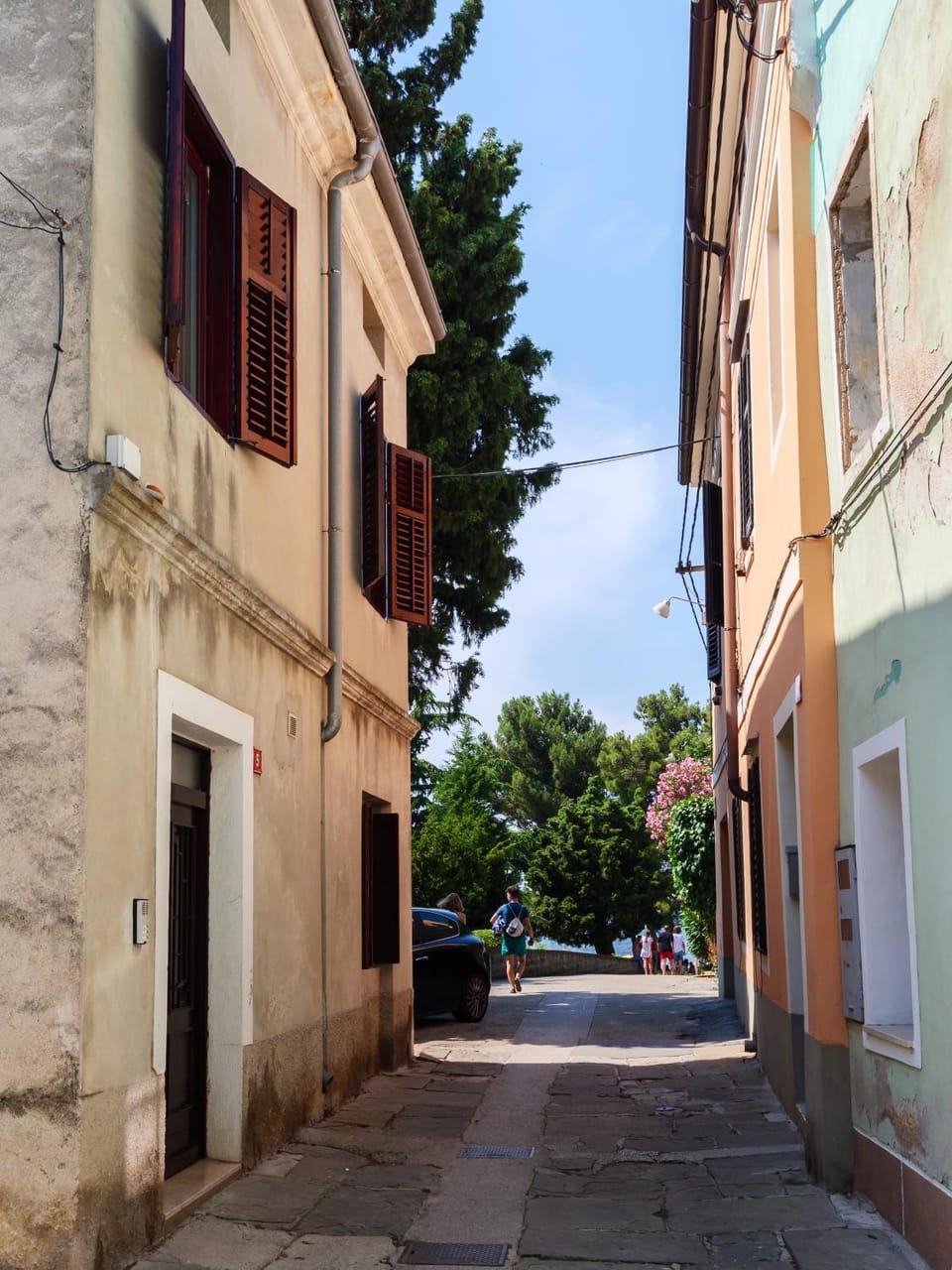 Facade/entrance, Neighbourhood, City view, Street view
