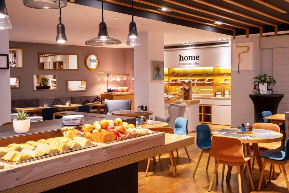 Restaurant/places to eat, Lounge or bar, Food and drinks, Dining area, Breakfast, Drinks