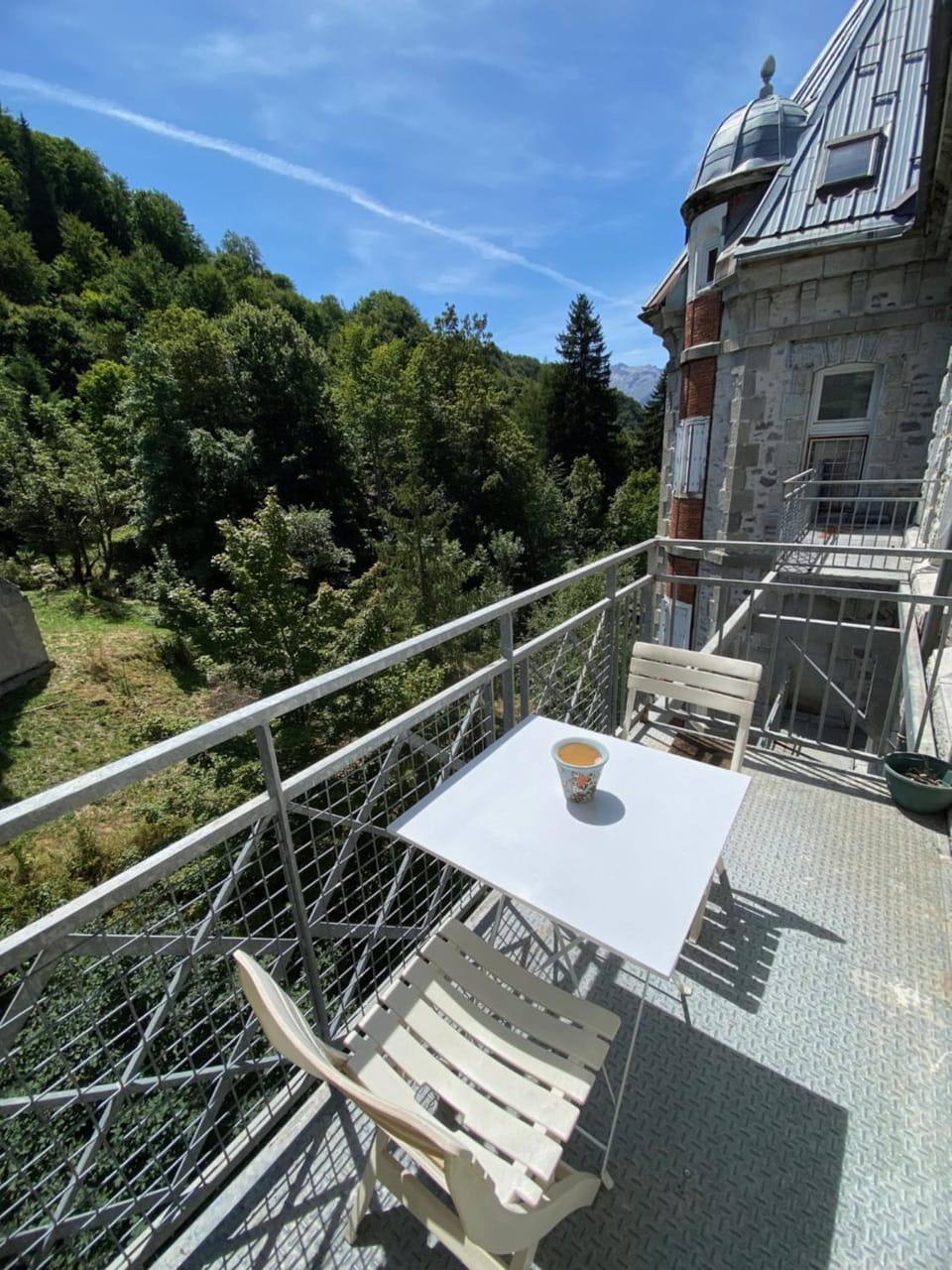Natural landscape, Balcony/Terrace, Dining area, Garden view