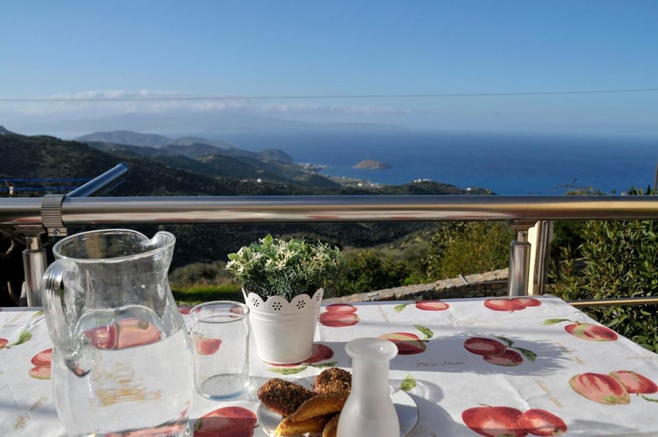 View (from property/room), Balcony/Terrace, Dining area, Mountain view, Sea view