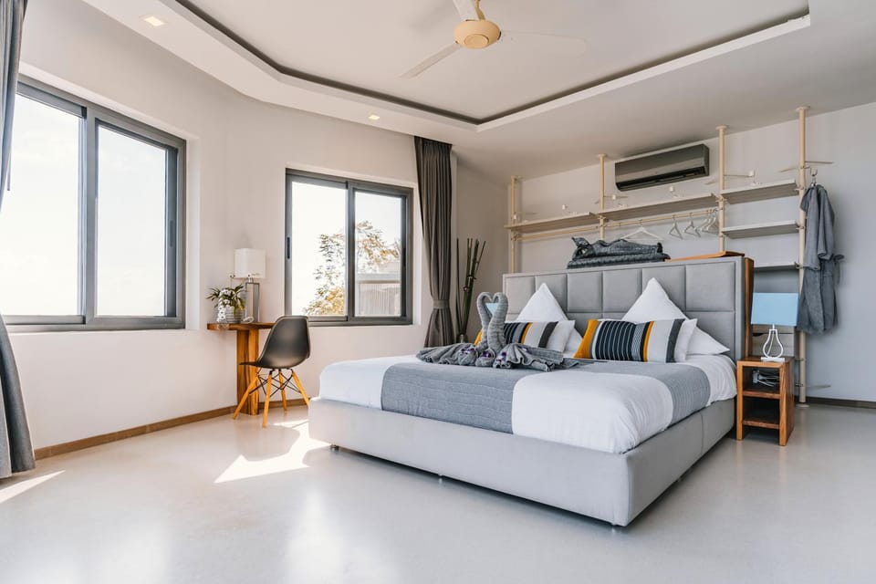 Photo of the whole room, Bedroom