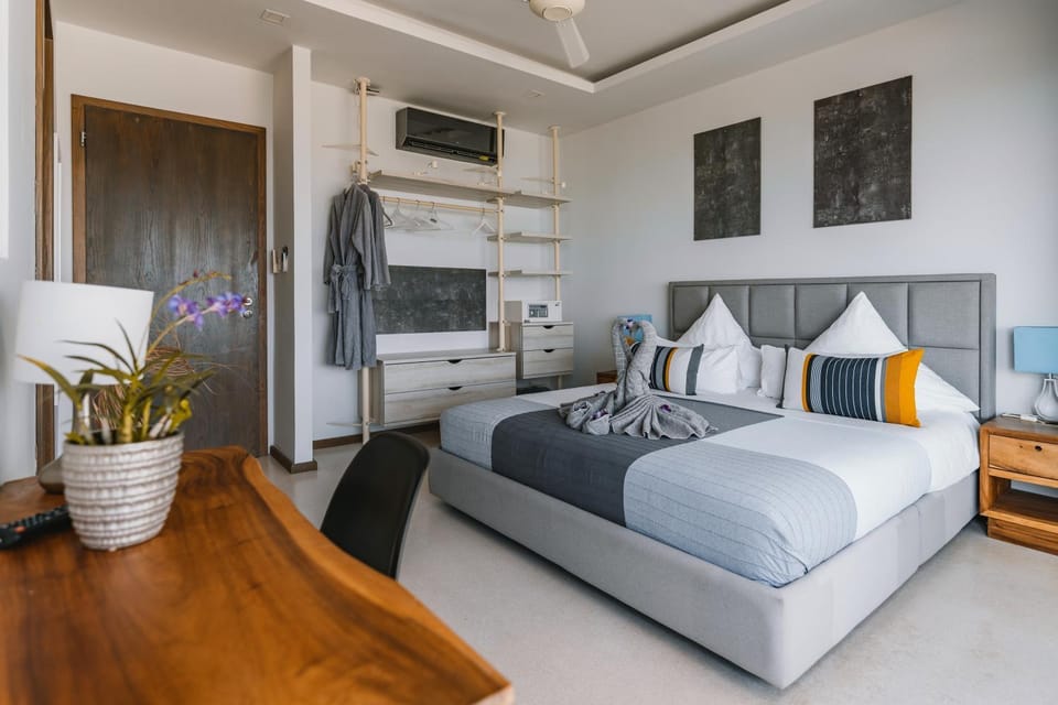 Photo of the whole room, Bedroom