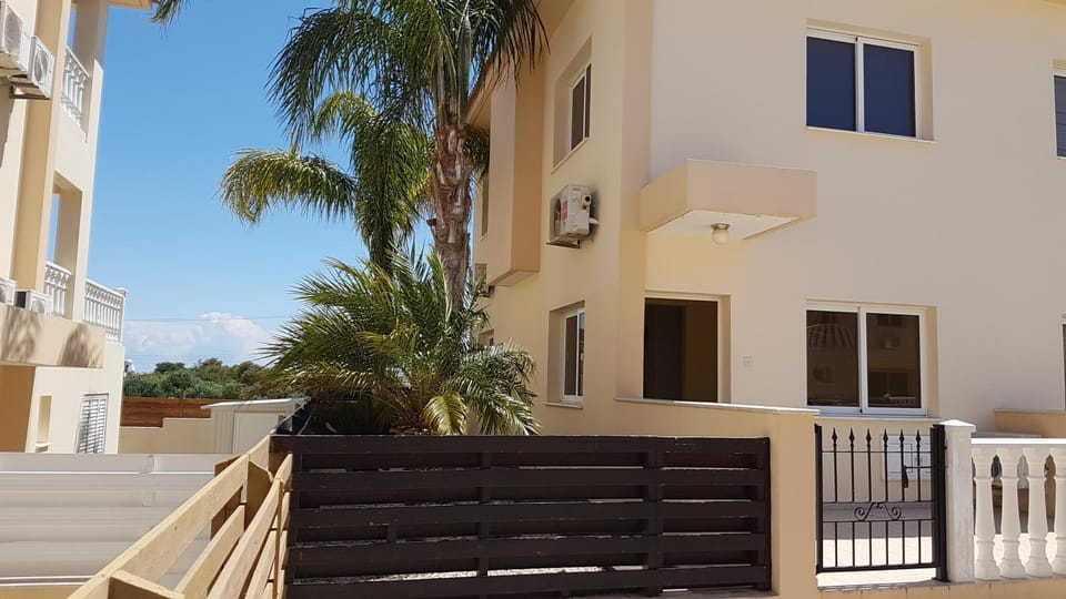 Property building, Balcony/Terrace