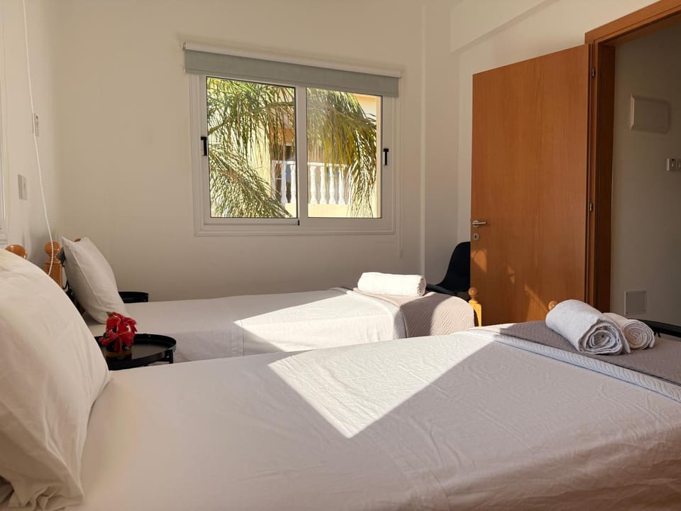 Lovely holiday home,Kapparis,2 swimming pools,Wifi House in Paralimni