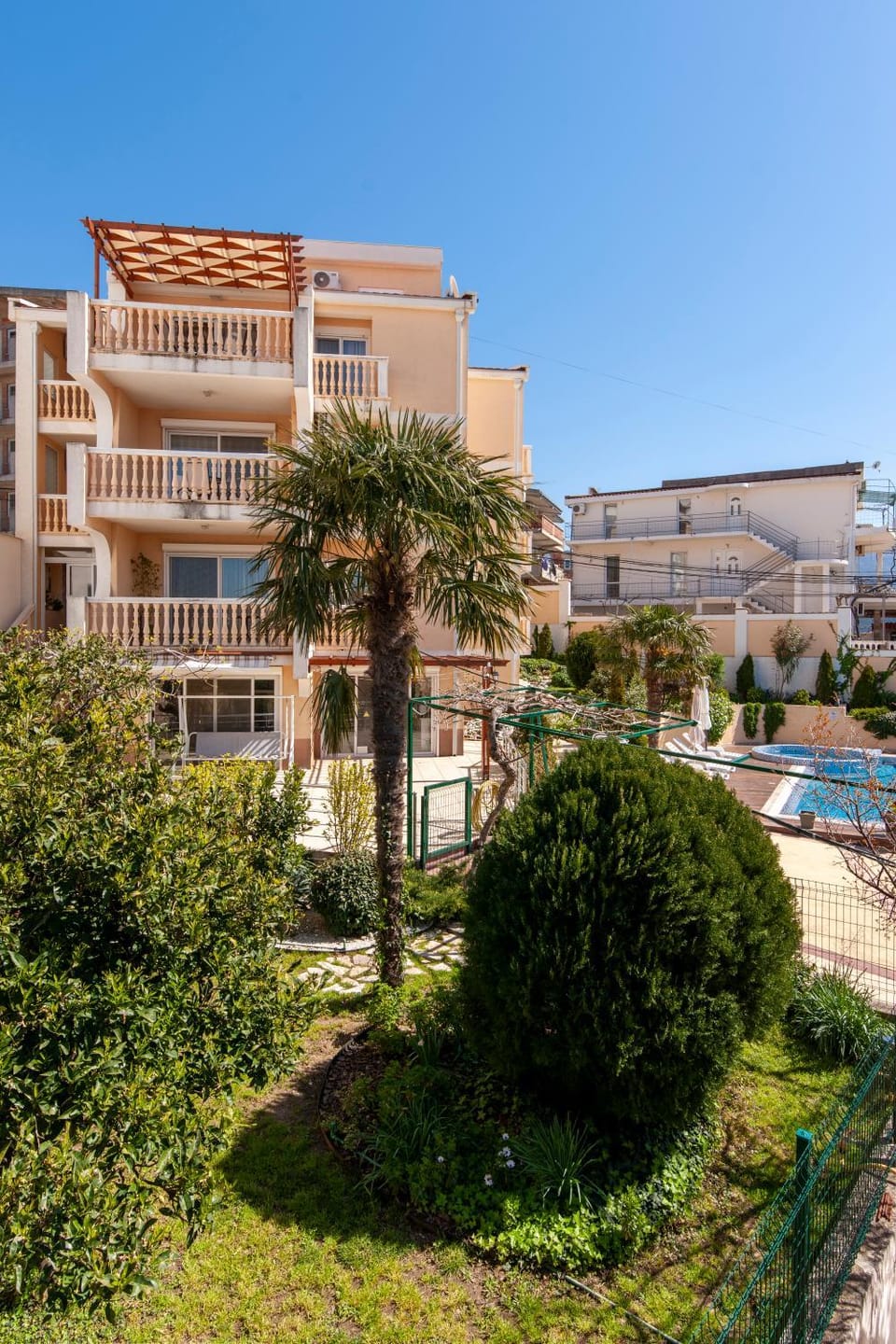 Property building, Garden, Garden view