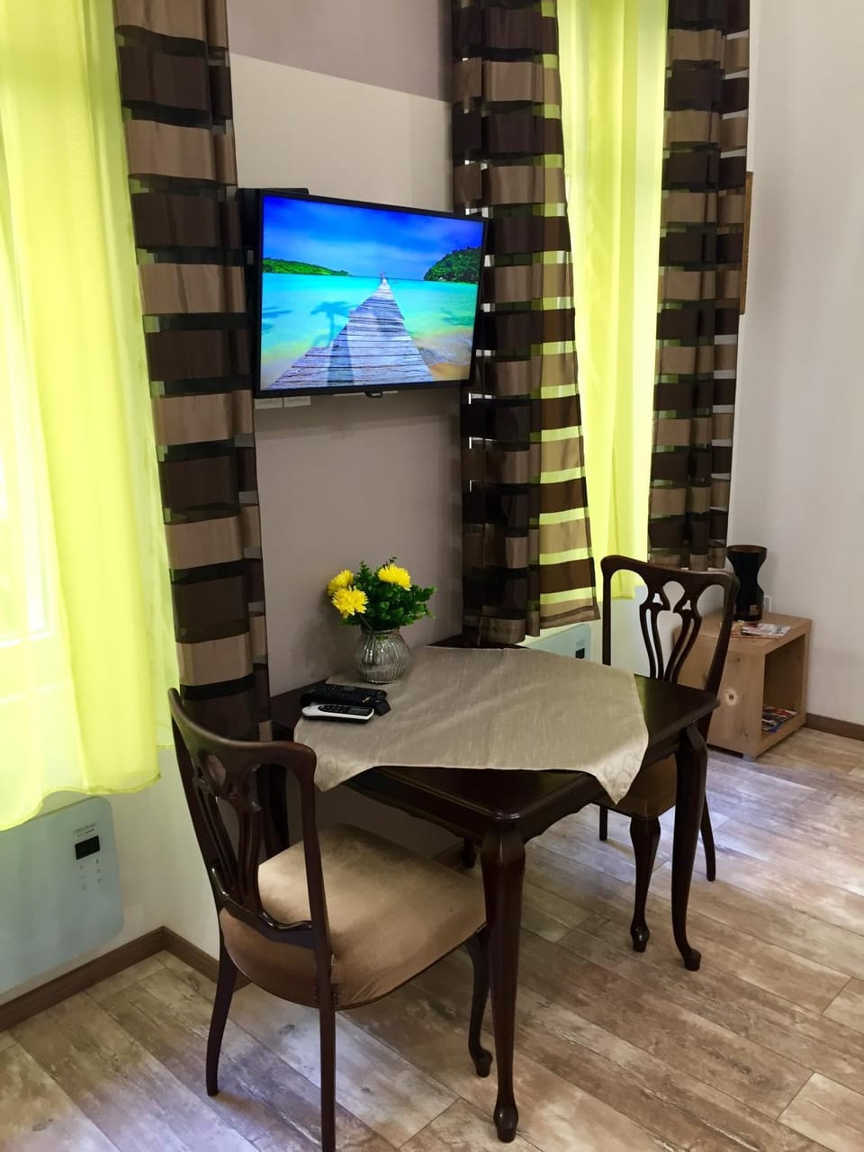 TV and multimedia, Living room, Dining area