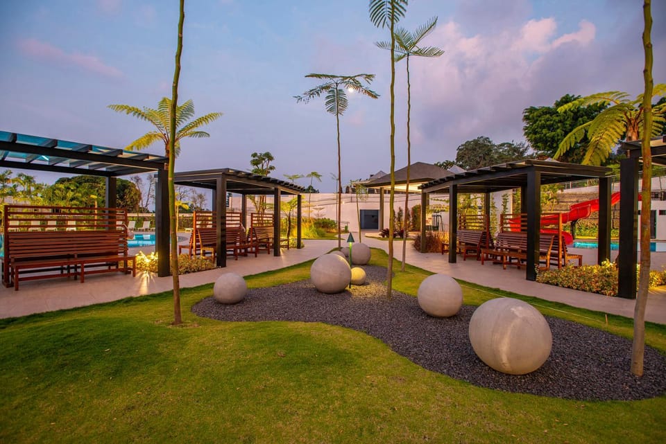 Garden, Swimming pool