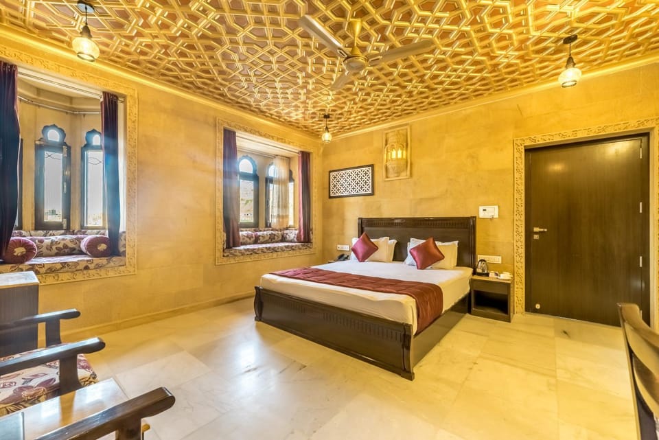 Bed, View (from property/room), Living room, Photo of the whole room, Seating area, Bedroom, City view, Landmark view