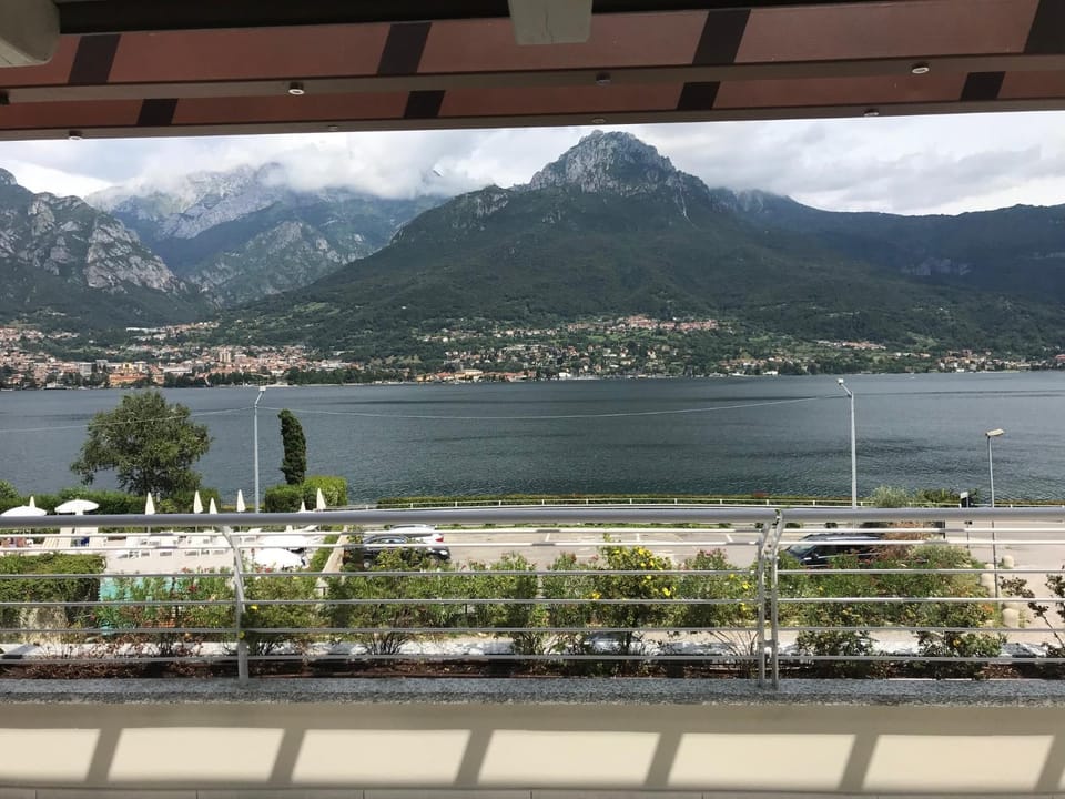 Balcony/Terrace, Mountain view