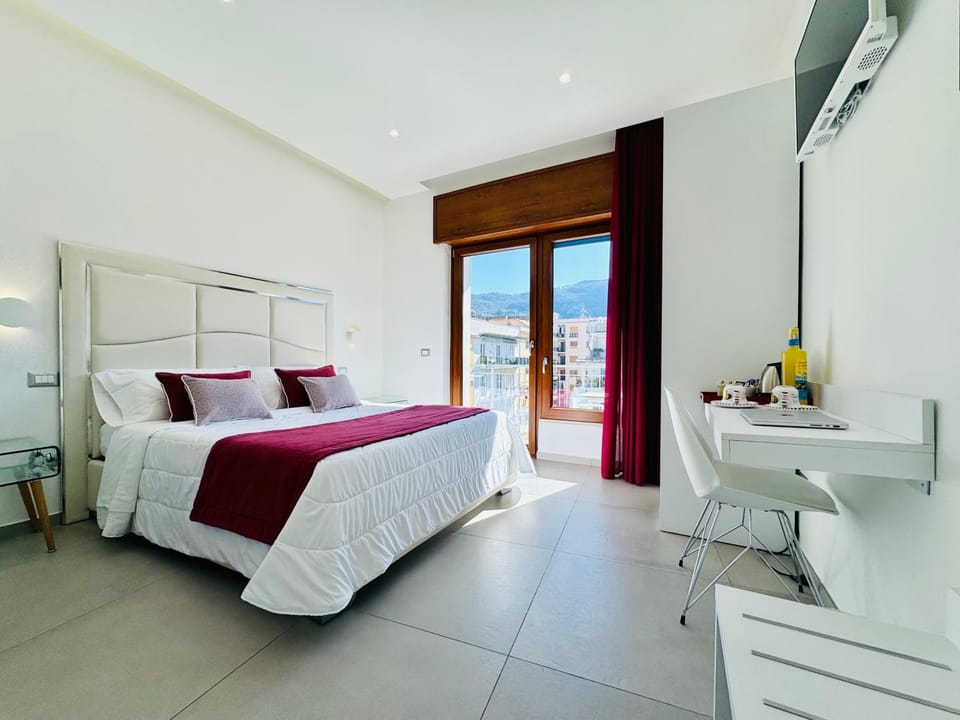 Bed, Photo of the whole room, Bedroom, hair dresser