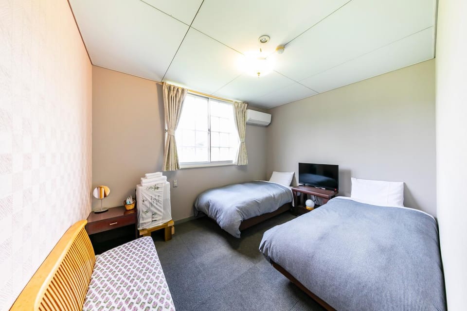 Guesthouse leaf Bed and Breakfast in Nagano Prefecture