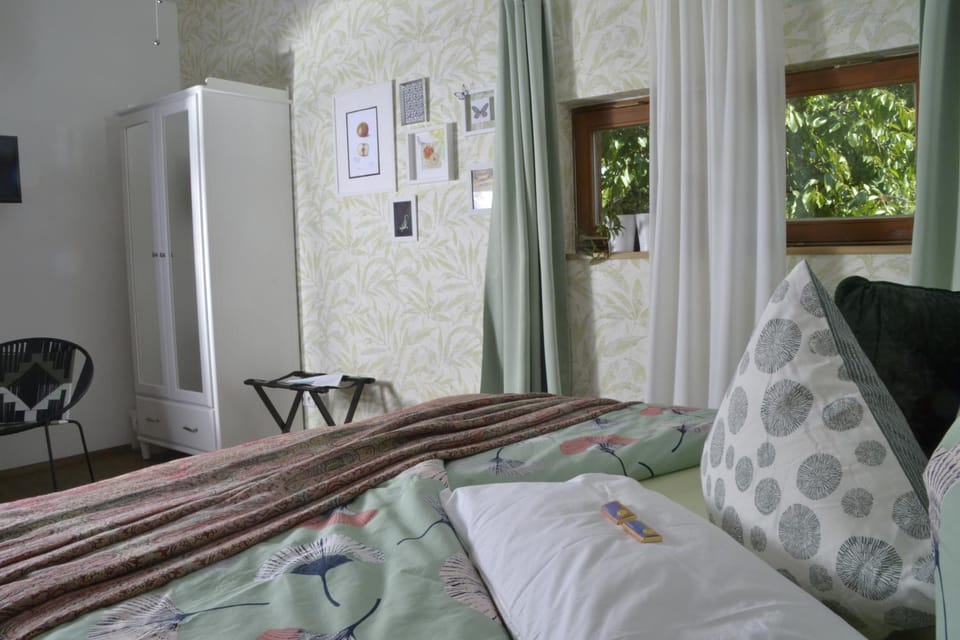 Bed, Photo of the whole room