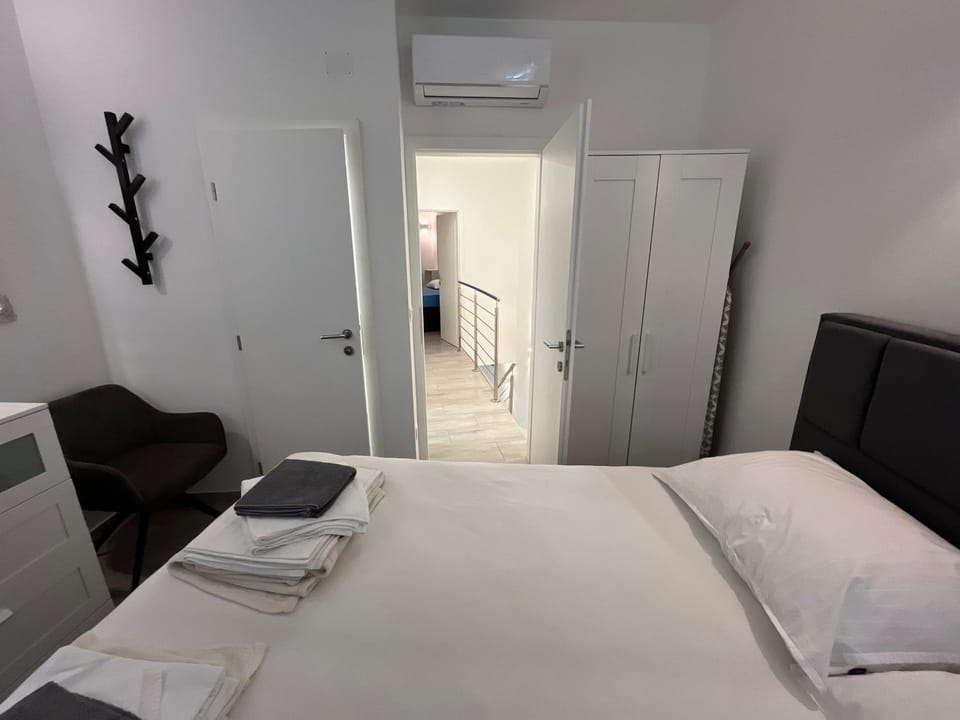 Villa Legacy with privat heating pool Apartment in Novalja