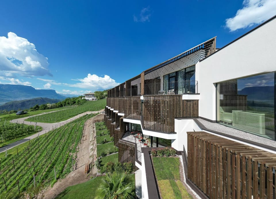 Property building, Natural landscape, Garden, View (from property/room), Balcony/Terrace, Garden view