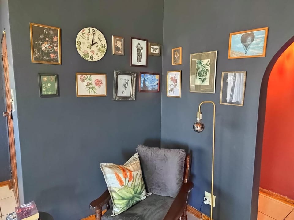 Living room, Decorative detail, Seating area