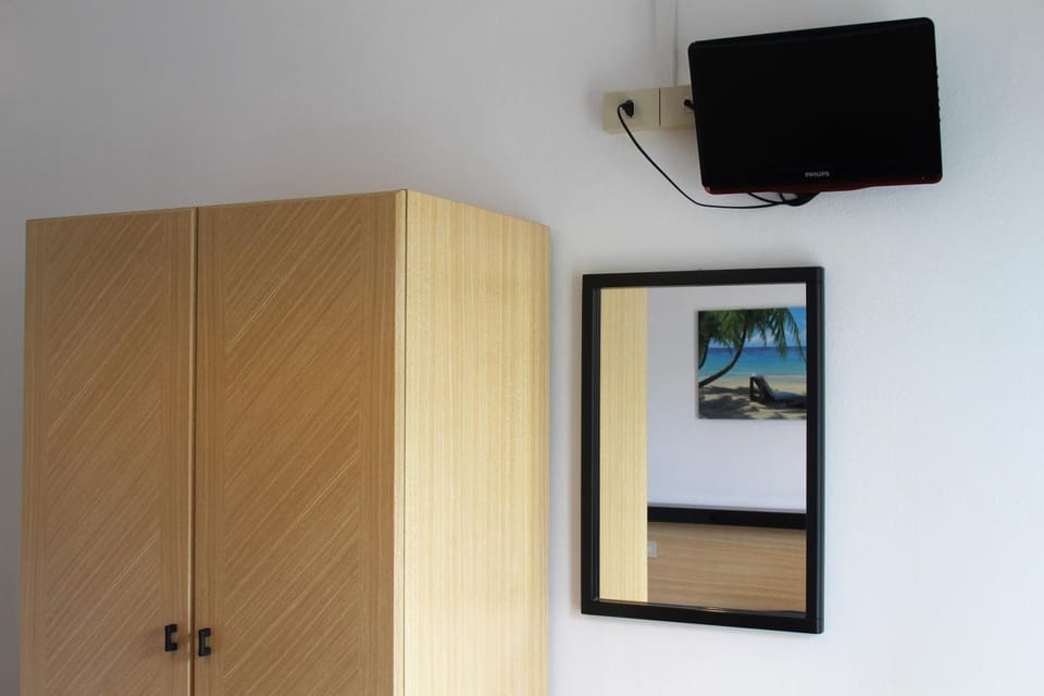 TV and multimedia, Photo of the whole room