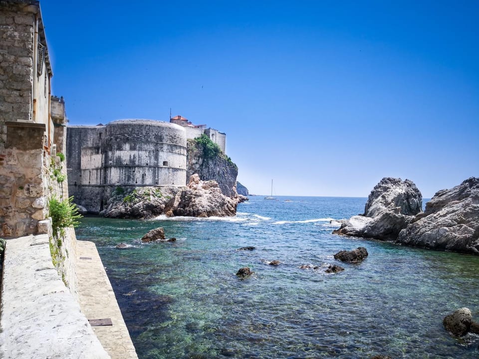 Nearby landmark, Neighbourhood, Natural landscape, Summer, Beach