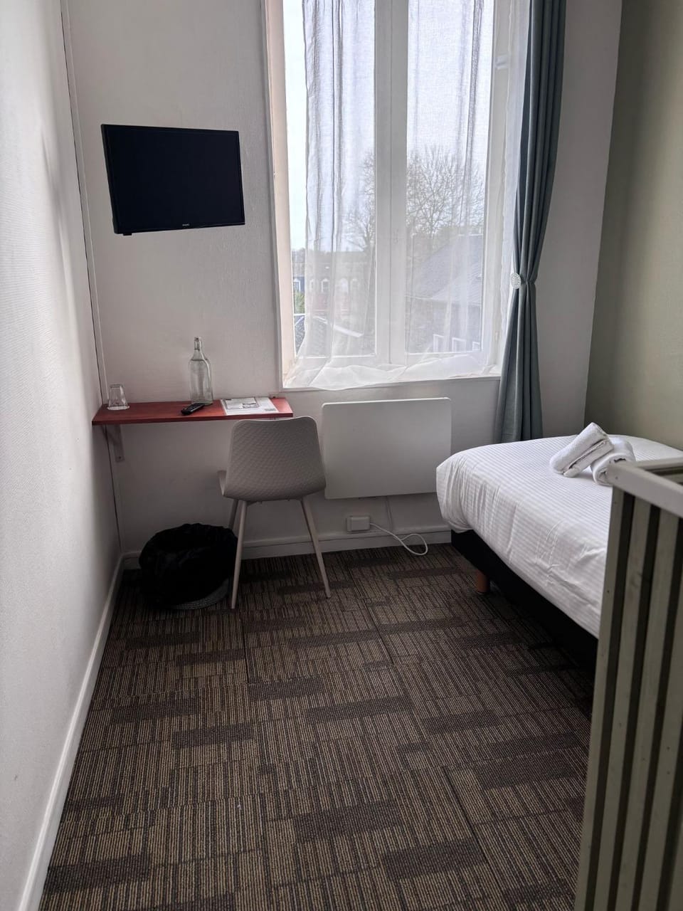 TV and multimedia, Photo of the whole room, Bedroom