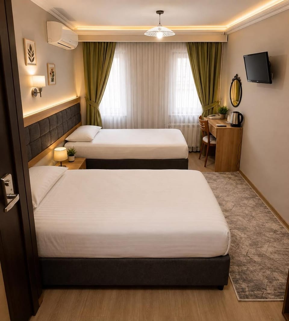 Bed, TV and multimedia, Photo of the whole room, air conditioner