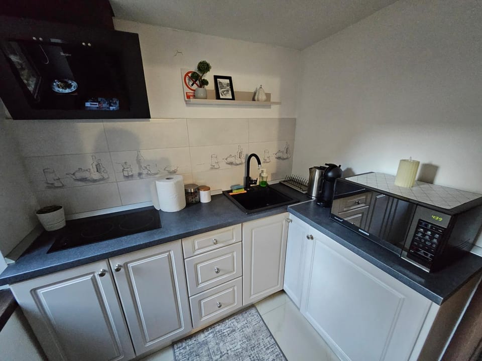 Kitchen or kitchenette, Dining area, kitchen