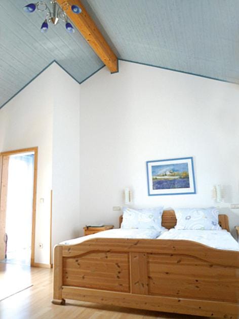 Day, Photo of the whole room