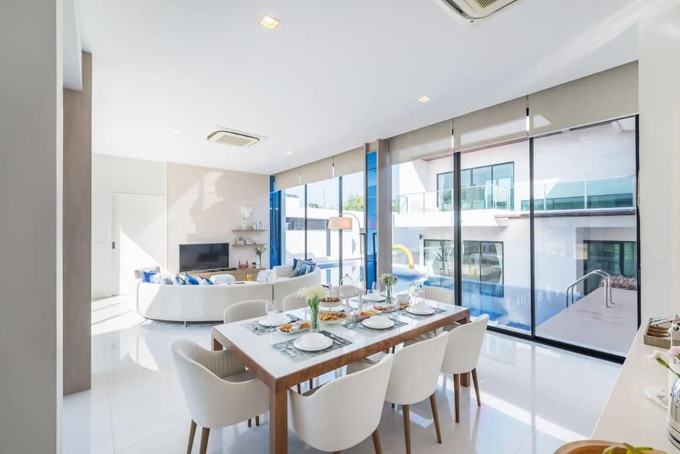 Luxury Residences 3-Bedroom Pool Villa Beach Access, Na Jomtien Pattaya House in Pattaya City