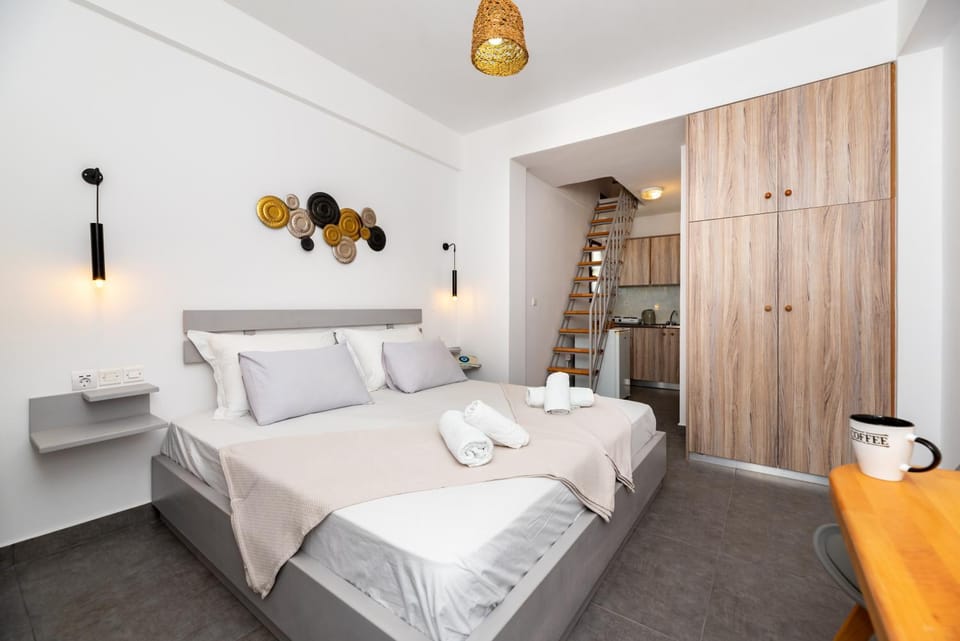 Bed, Kitchen or kitchenette, Photo of the whole room, wardrobe