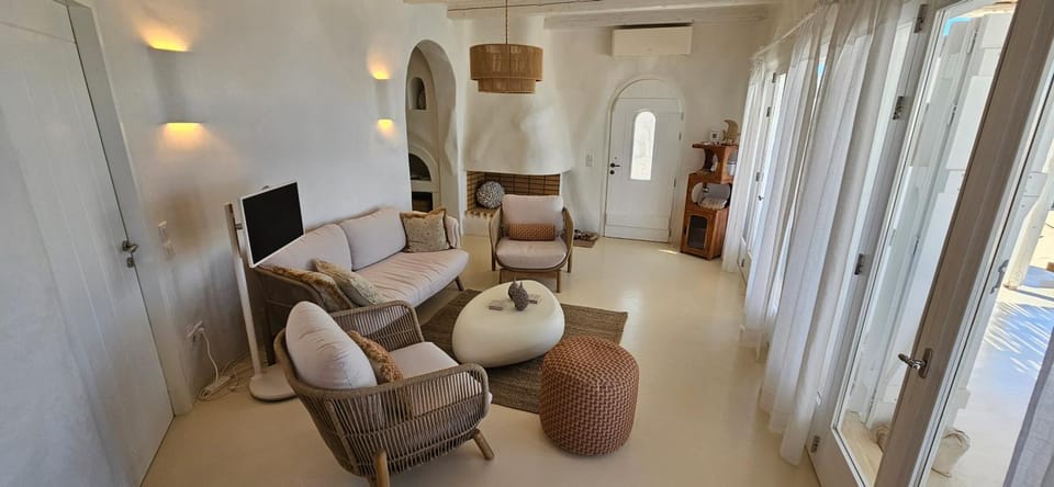 Living room, Photo of the whole room, Seating area