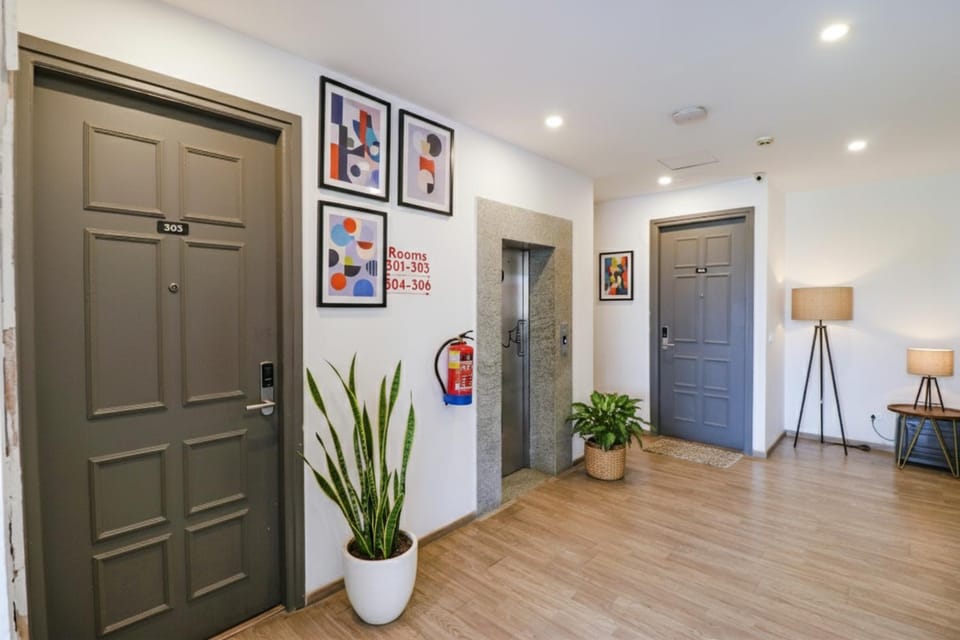 Lobby or reception, elevator