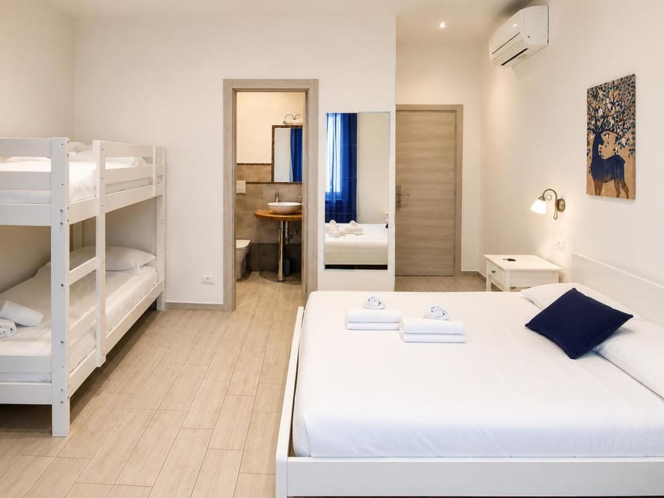 Bed, Bedroom, bunk bed